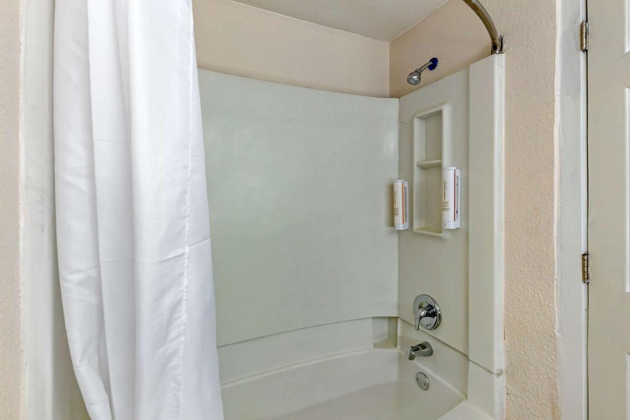 Suburban Extended Stay Hotel Raleigh Ngoại thất bức ảnh